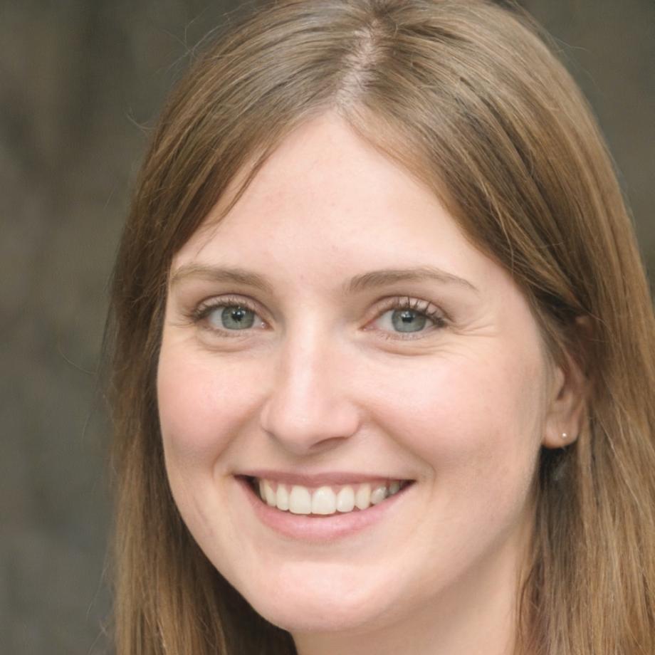 Retrato profesional de Carmen Ruiz, experta en estrategia empresarial